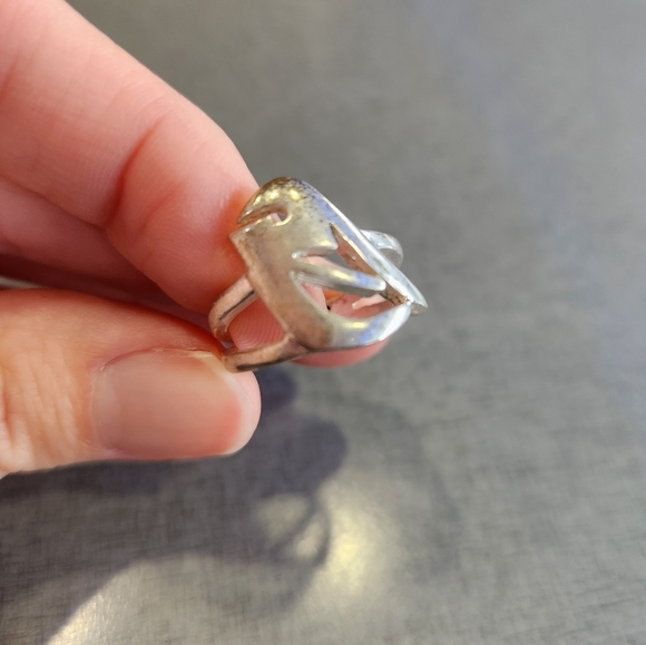 Silver tone ring - Picture 3 of 3
